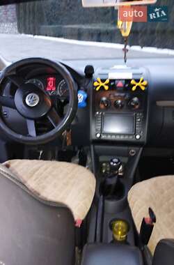 Минивэн Volkswagen Touran 2004 в 