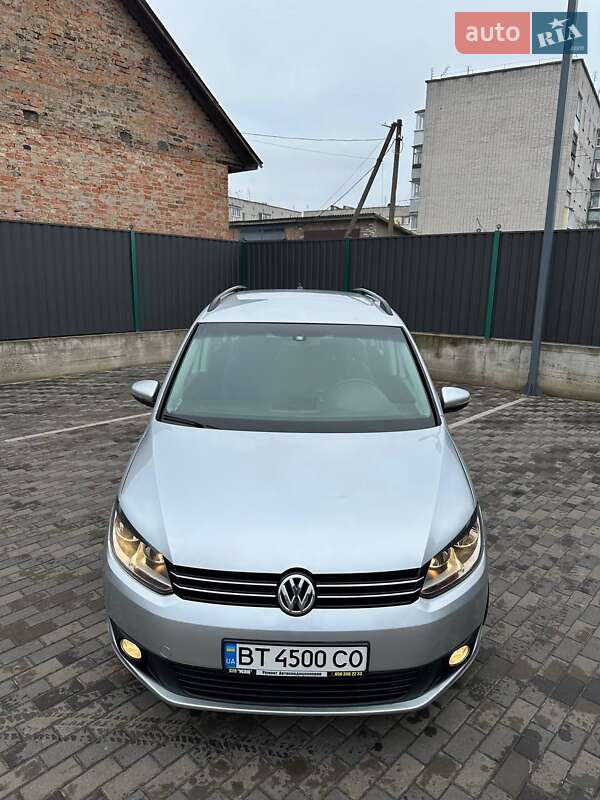 Минивэн Volkswagen Touran 2012 в Ичне