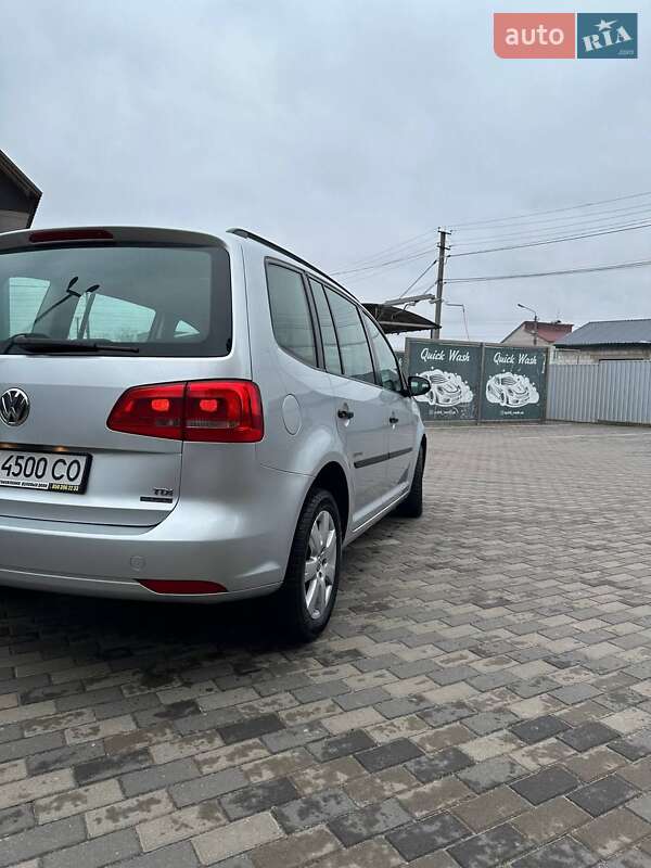 Минивэн Volkswagen Touran 2012 в Ичне