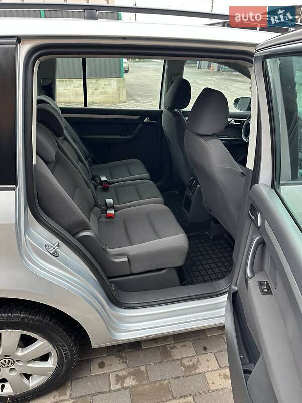 Минивэн Volkswagen Touran 2012 в Ичне