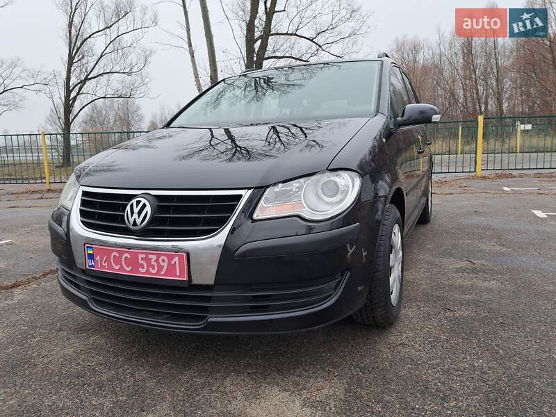 Минивэн Volkswagen Touran 2007 в Харькове