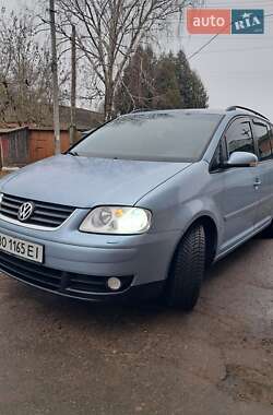 Минивэн Volkswagen Touran 2006 в Ромнах