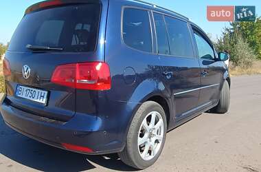 Мінівен Volkswagen Touran 2013 в 