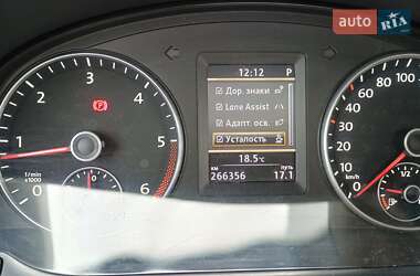 Мінівен Volkswagen Touran 2013 в 
