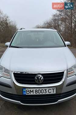 Мінівен Volkswagen Touran 2008 в Охтирці