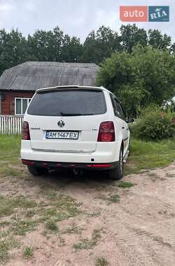 Минивэн Volkswagen Touran 2009 в Коростене