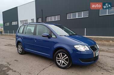 Мінівен Volkswagen Touran 2010 в Луцьку