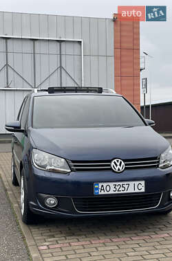 Минивэн Volkswagen Touran 2010 в Виноградове