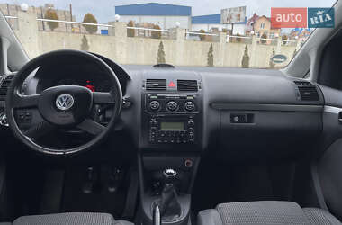 Мінівен Volkswagen Touran 2003 в Чернівцях