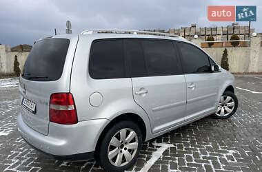 Мінівен Volkswagen Touran 2003 в Чернівцях