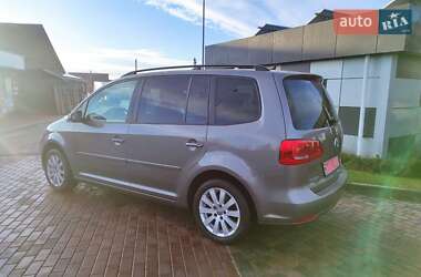 Мінівен Volkswagen Touran 2010 в Сарнах