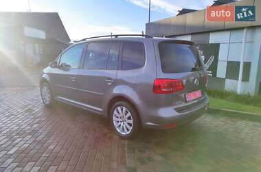 Мінівен Volkswagen Touran 2010 в Сарнах