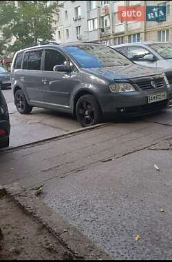 Минивэн Volkswagen Touran 2006 в 