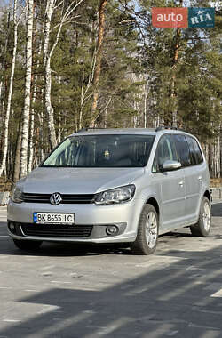 Мінівен Volkswagen Touran 2010 в Сарнах