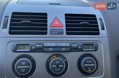 Мінівен Volkswagen Touran 2010 в 