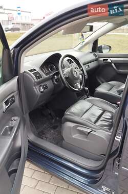 Минивэн Volkswagen Touran 2013 в 