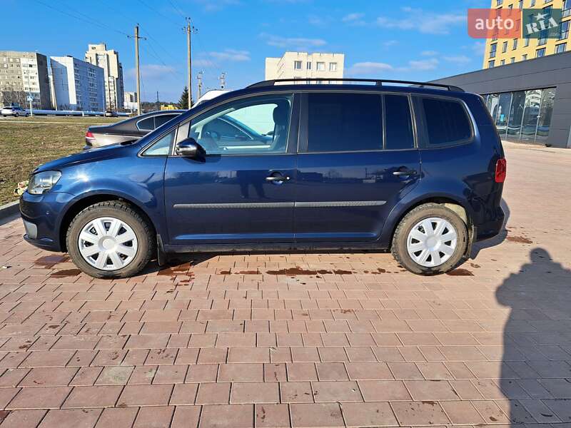 Минивэн Volkswagen Touran 2011 в Нетешине