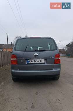 Минивэн Volkswagen Touran 2003 в Коростене