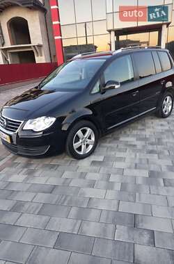 Минивэн Volkswagen Touran 2009 в Тячеве