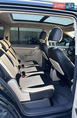 Минивэн Volkswagen Touran 2010 в 