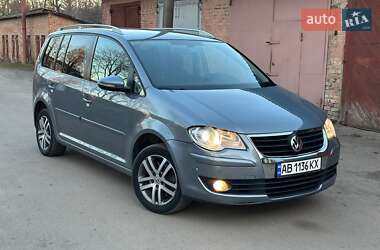 Мінівен Volkswagen Touran 2010 в Вінниці