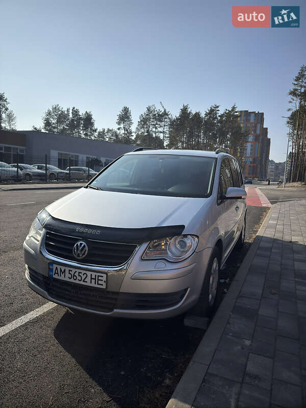 Минивэн Volkswagen Touran 2008 в Житомире