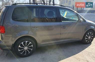 Минивэн Volkswagen Touran 2013 в Каменском