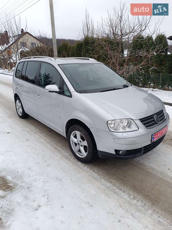 Мінівен Volkswagen Touran 2005 в Хмельницькому