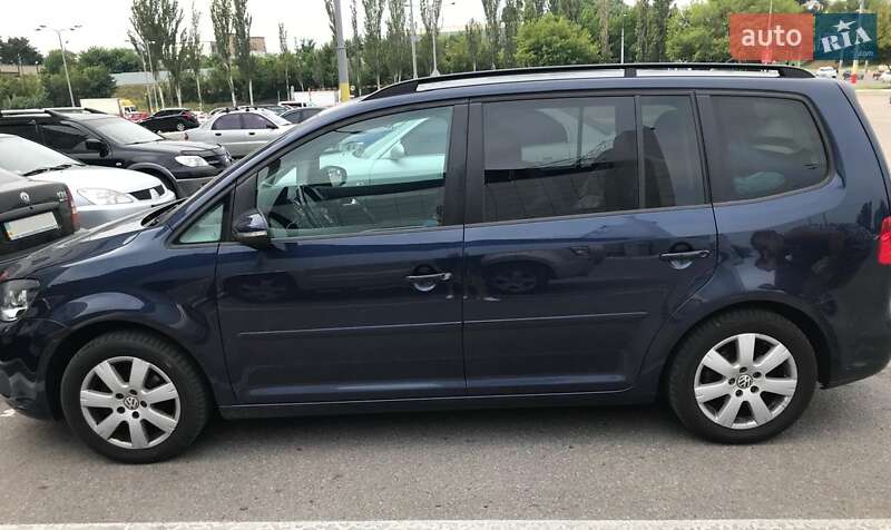 Минивэн Volkswagen Touran 2015 в Киеве