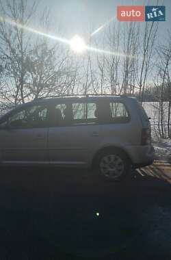 Минивэн Volkswagen Touran 2010 в 