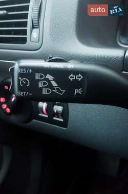 Минивэн Volkswagen Touran 2010 в 