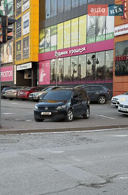 Минивэн Volkswagen Touran 2012 в 
