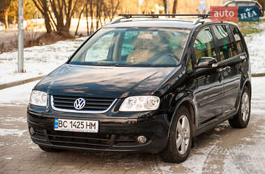 Мінівен Volkswagen Touran 2005 в Новояворівську