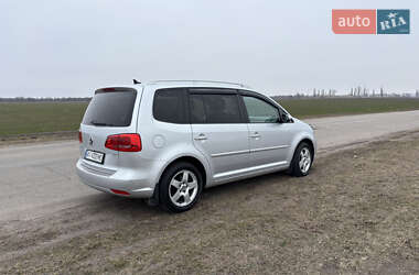 Минивэн Volkswagen Touran 2014 в Мироновке