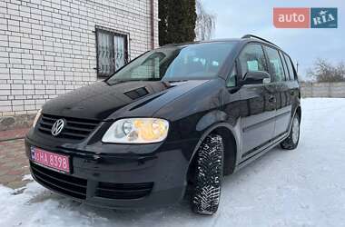 Минивэн Volkswagen Touran 2004 в Хороле