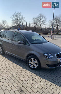 Минивэн Volkswagen Touran 2010 в 