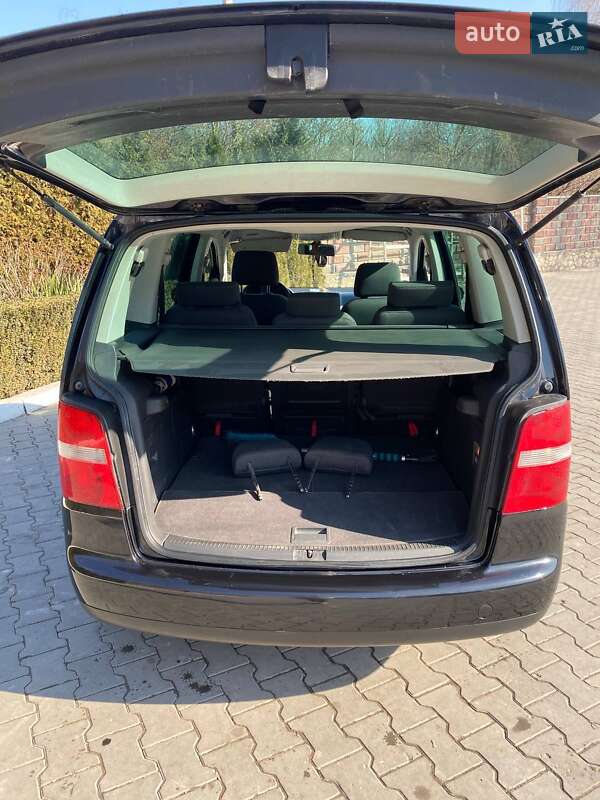 Минивэн Volkswagen Touran 2004 в Подволочиске