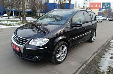 Мінівен Volkswagen Touran 2010 в Києві