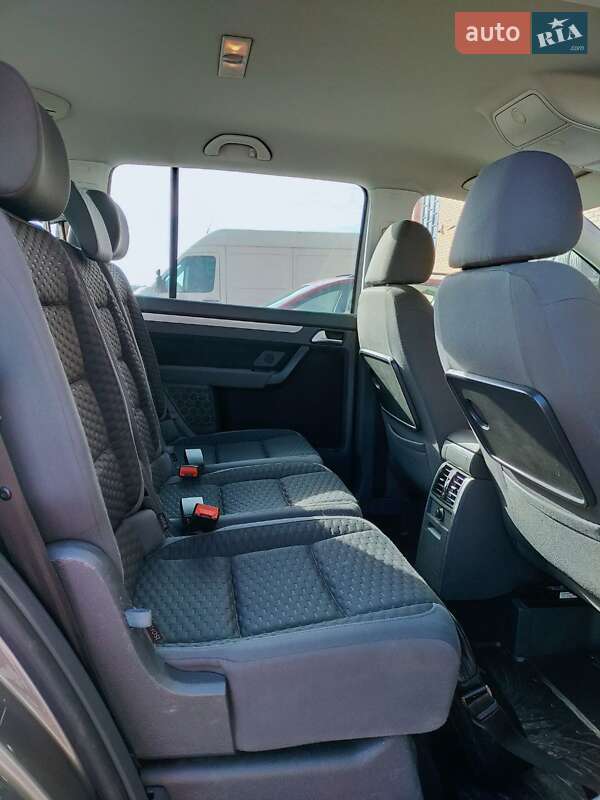 Минивэн Volkswagen Touran 2009 в Виннице