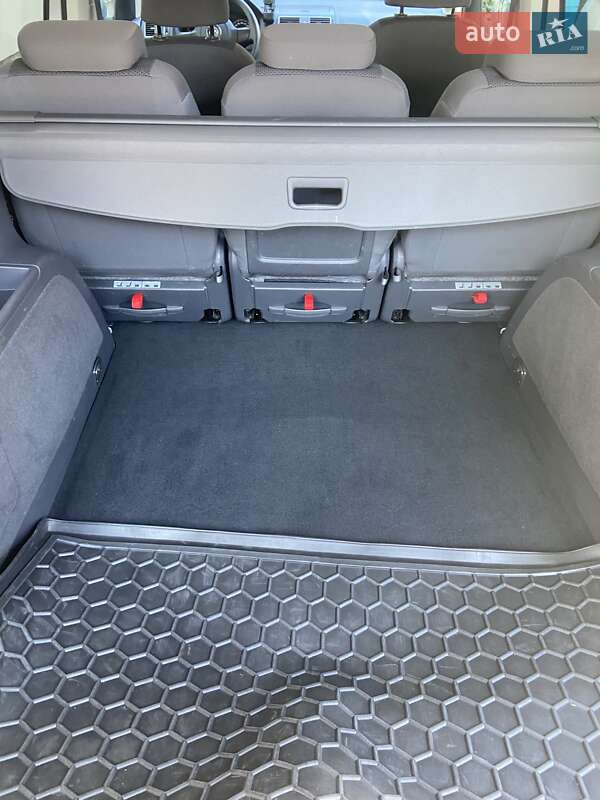 Мінівен Volkswagen Touran 2013 в Львові
