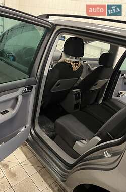 Минивэн Volkswagen Touran 2007 в 