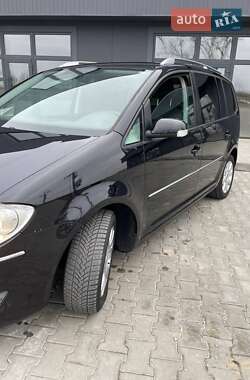 Минивэн Volkswagen Touran 2008 в Святопетровское