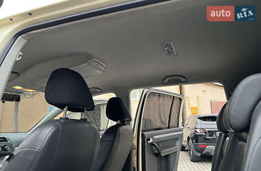 Минивэн Volkswagen Touran 2011 в 