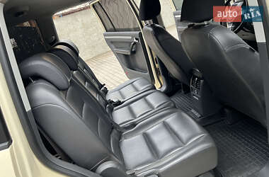 Минивэн Volkswagen Touran 2011 в 