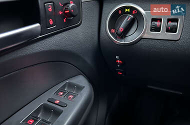 Минивэн Volkswagen Touran 2011 в 