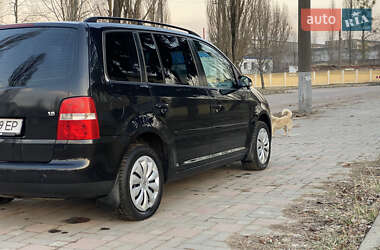 Минивэн Volkswagen Touran 2004 в Коростене