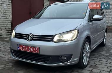 Минивэн Volkswagen Touran 2012 в 