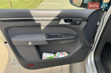 Минивэн Volkswagen Touran 2013 в 