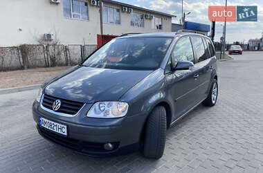 Минивэн Volkswagen Touran 2006 в Житомире