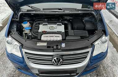 Минивэн Volkswagen Touran 2008 в 
